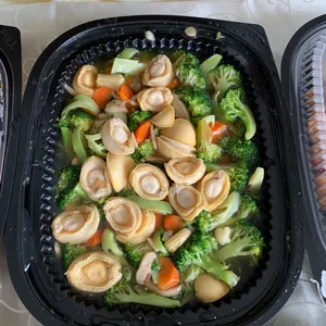 Australian Broccoli with Baby 12 Head Abalone
