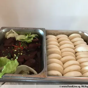 扣肉包 Chinese Bun w/ Stewed Pork