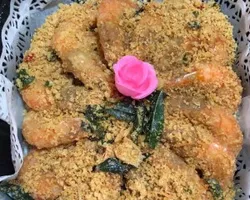 Golden Cereal Prawns 喜气洋洋 - 黄金麦片虾 | Customer Photo | Fu Kwee Caterer Pte Ltd