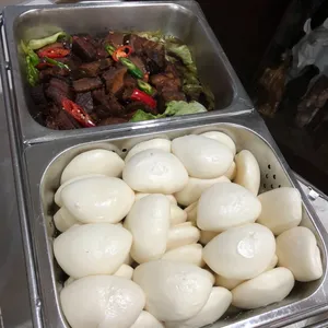 SIGNATURE BUN WITH BRAISED MEAT 招牌扣肉包