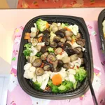 发财西兰花椰菜淋鲍鱼汁 Assorted Vegetables with Abalone Sauce and “Fatt Choy”