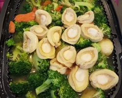 Australian Broccoli with Baby 16 Head Abalone | Customer Photo | On & On Diners