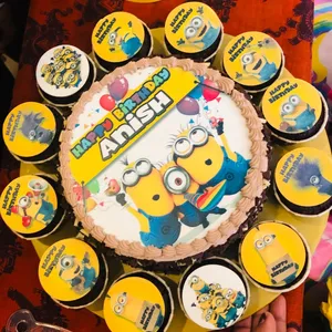 1x Minion Assemble @$78.9 (Size : Classic (7 Inch Cake + 12 Cupcakes)) (Eggless? : No) (Big Candles : 1) (Small Candles : 9)