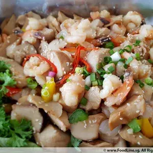 鸡腿菇蒜茸虾球(去壳) Garlic Prawn w/ Mushroom (De-Shell) (NEW)