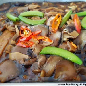 香菇烩扒鸭 Braised Duck w/ Mushroom