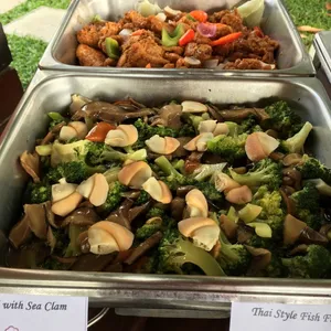 Broccoli with Sea Clam
