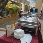 Table with disposable top