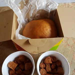 1x Golden Pillow Curry Chicken Bun @$14.8