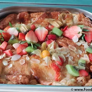 Bread and Butter Pudding (V) <i>with vanilla sauce</i>
