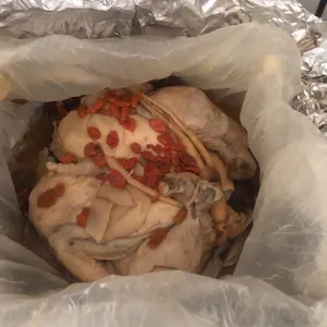 人参清炖霸王鲜鸡 Ginseng Double-Boiled Chicken in Superior Broth