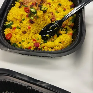 Thai Style Pineapple Fried Rice 泰式黄梨炒饭