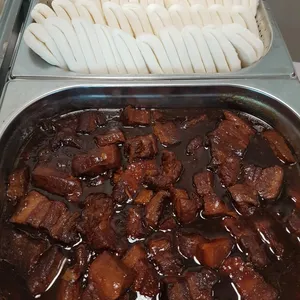 Braised Pork w/ Bun • 扣肉包(Chef's Recommended)