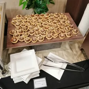 Mini Chocolate Caramel Tart (V)<i>with crushed almond</i>