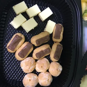 Assorted French Pastries (V) <i>chocolate éclair, cream puff, cheesecake</i>