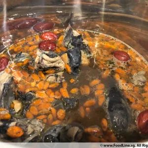 Herbal Black Chicken Soup with Dried Scallop (老火干贝乌鸡汤)