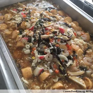 Braised Tofu with Seafood 红烧豆腐扒海鲜