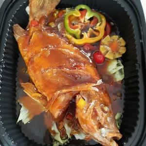 Deep-fried Red Snapper with Sweet & Sour Sauce 糖醋红曹魚