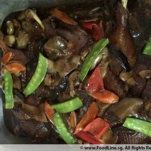 香菇烩扒鸭 Braised Duck w/ Mushroom