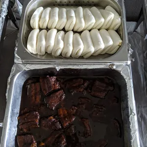 Braised Pork w/ Bun • 扣肉包(Chef's Recommended)