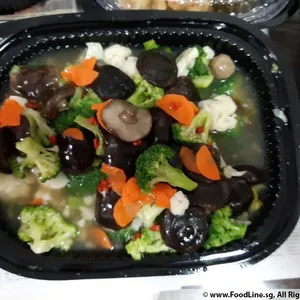 Assorted Vegetables Cauliflower and Broccoli with Mushroom