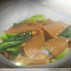 Bailing Mushrooms in Vegetable