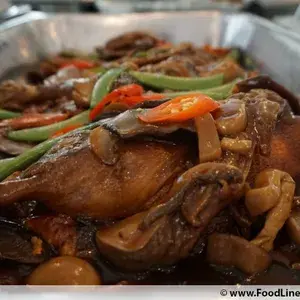 香菇烩扒鸭 Braised Duck w/ Mushroom