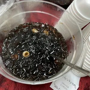 Chin Chow w Longan