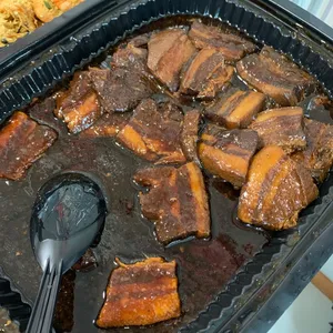 扣肉馒头 Braise Pork w/ Bun