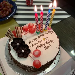 1x Blackforest Cake (No Alcohol) @$36 (Size/Weight: 16cm) (Number of Big Candles: 4) (Number of Small Candles: 0)