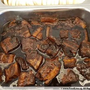 扣肉馒头 Braise Pork w/ Bun