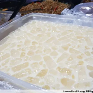 Chilled Almond Jelly w Longan