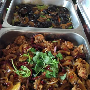 宫保鸡丁 Chicken w/ Dried Chilli