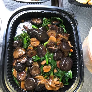 香菇芥兰 Kailan w/Mushrooms