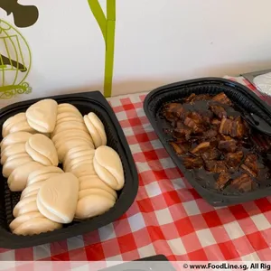 扣肉馒头 Braise Pork w/ Bun