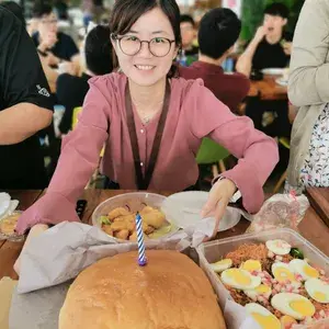2x Golden Pillow Curry Chicken Bun @$14.8
