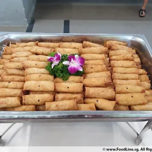 Vegetarian Spring Roll with Sweet Sauce	黄金蔬菜春卷
