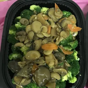 三菇西兰花 Broccoli w/ Assorted Mushroom