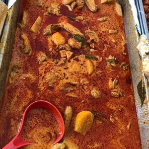 Curry Chicken • 咖哩鸡(Chef's Recommended)