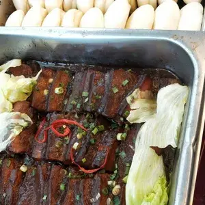 扣肉包 Chinese Bun w/ Stewed Pork