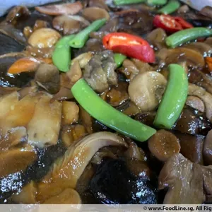 香菇烩扒鸭 Braised Duck w/ Mushroom