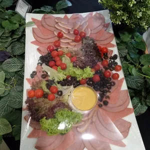 Mixed Berry Spinach Salad  (V) <i>with roasted sesame yuzu dressing</i>
