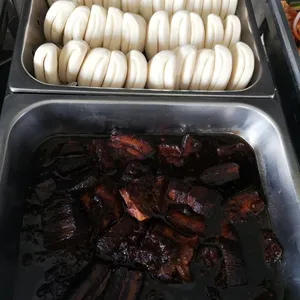 扣肉馒头 Braise Pork w/ Bun