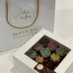 1x Organic Mini Cream Cupcakes (2 Flavours) @$37.5 (First Flavour (15 Cupcakes): Chocolate) (Second Flavour (15 Cupcakes): Vanilla) (Toppings: Organic Buttercream)