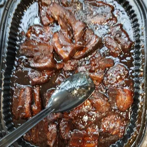 扣肉馒头 Braise Pork w/ Bun