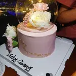 1x Crystal Glass with Fresh Florals @$89 (Size: 6) (Flavour  : Valrhona Chocolate)