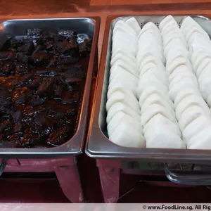扣肉馒头 Braise Pork w/ Bun