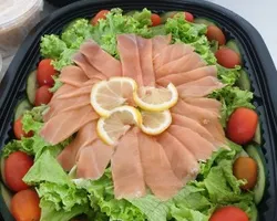 Smoked Salmon Salad w Roasted Sesame Dressing | Customer Photo | On & On Diners