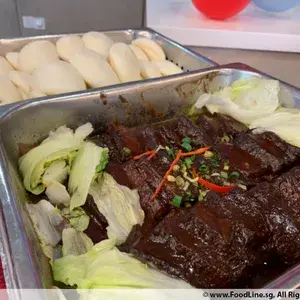 扣肉包 Chinese Bun w/ Stewed Pork