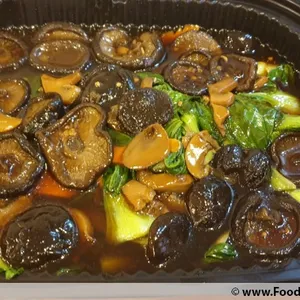 香菇小白 Siow Peh w/ Mushroom