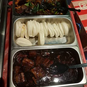 扣肉馒头 Braise Pork w/ Bun